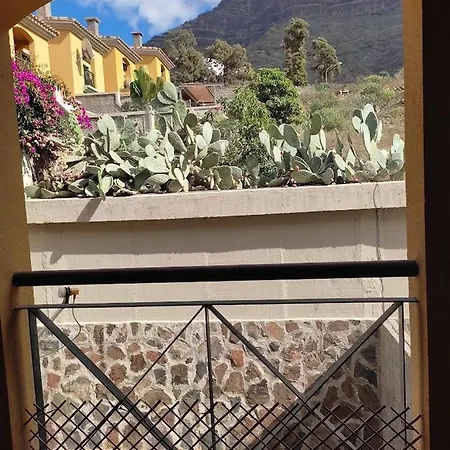 Spacious House In La Vistilla *